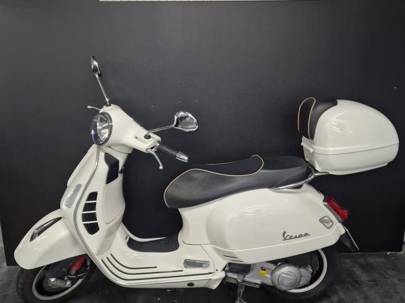 VESPA GTS 300
