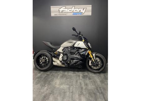 DUCATI DIAVEL S 