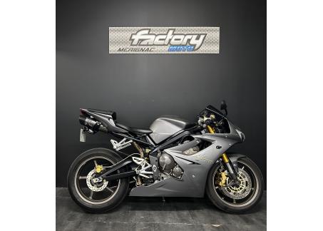 TRIUMPH DAYTONA 675